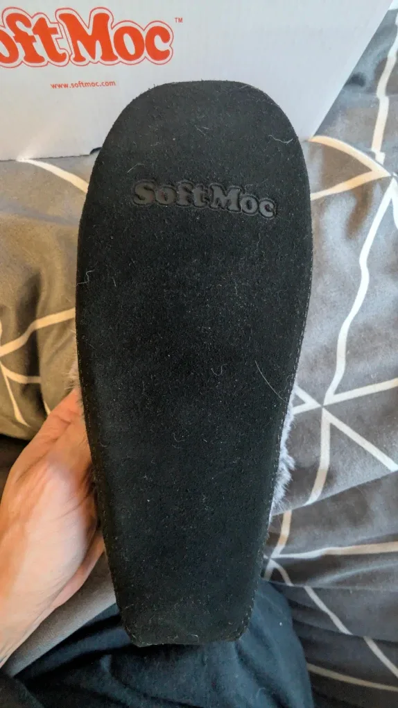 SoftMoc Punky Black Moccasins - Size 8 image indicator(4)