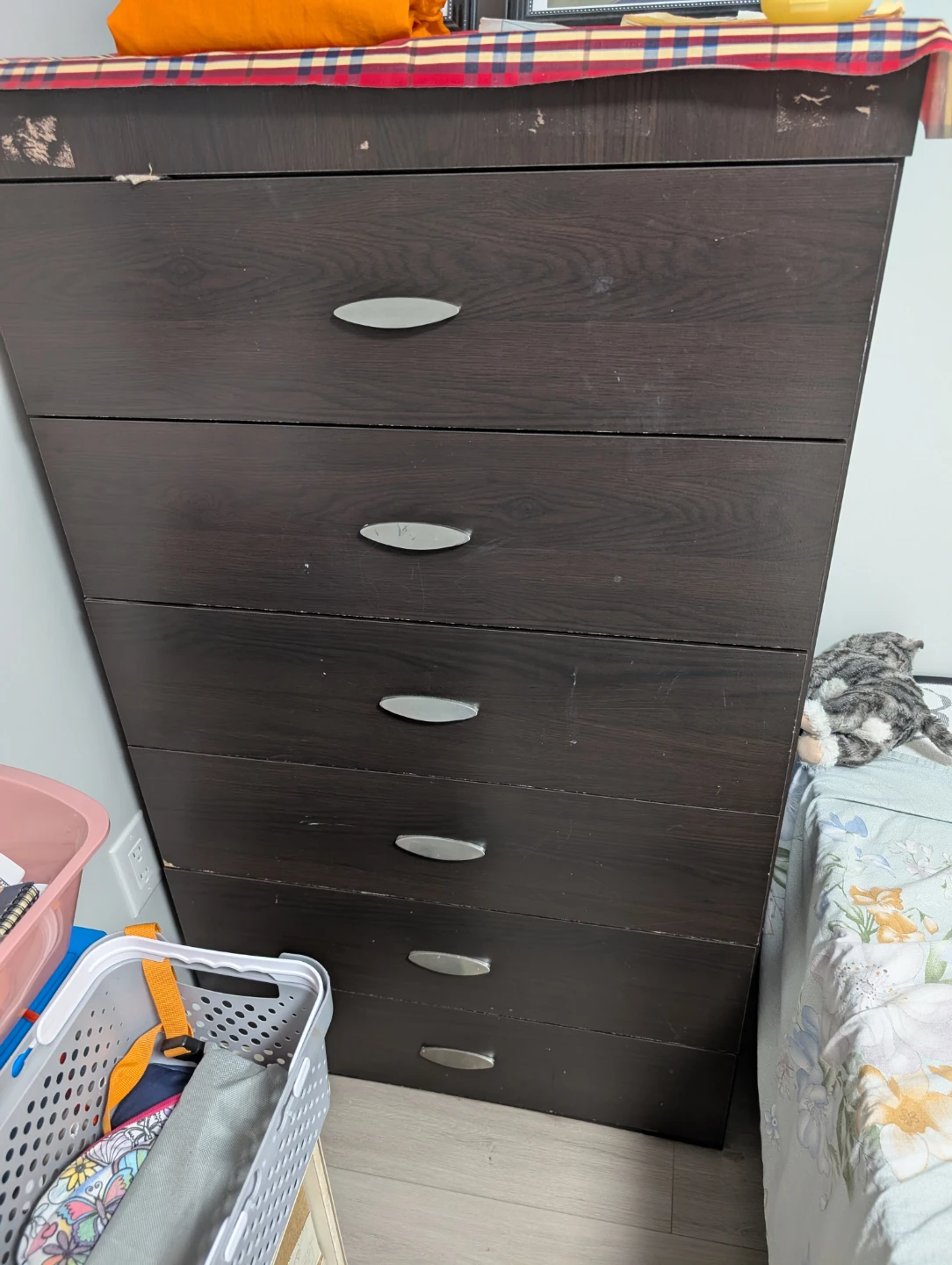 Dark Brown 6-Drawer Dresser