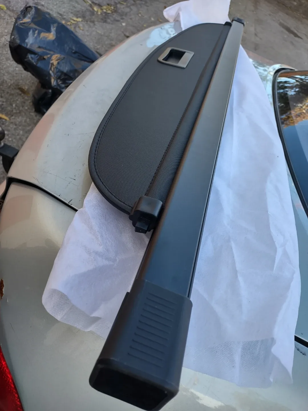 Black Retractable Cargo Cover image indicator(9)