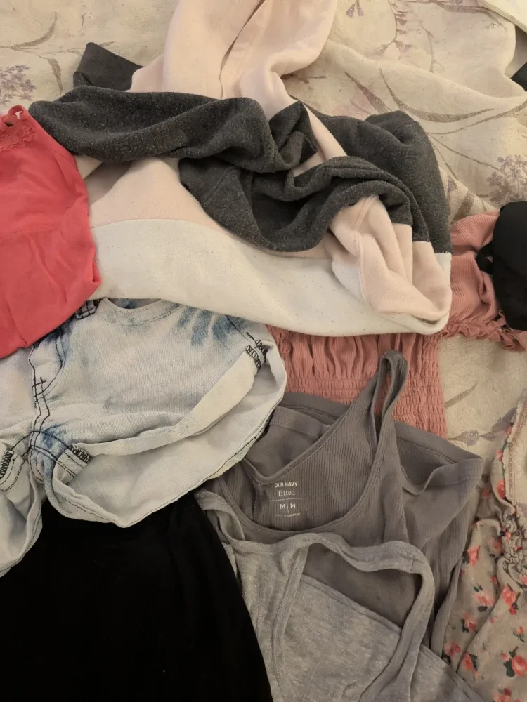 Mixed Clothing Lot - Various Brands & Sizes image indicator(3)