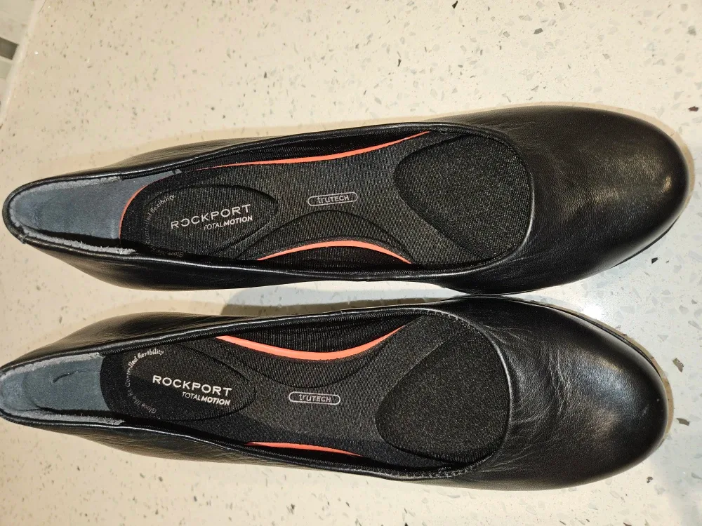 Rockport Total Motion Black Leather Heels image indicator(4)