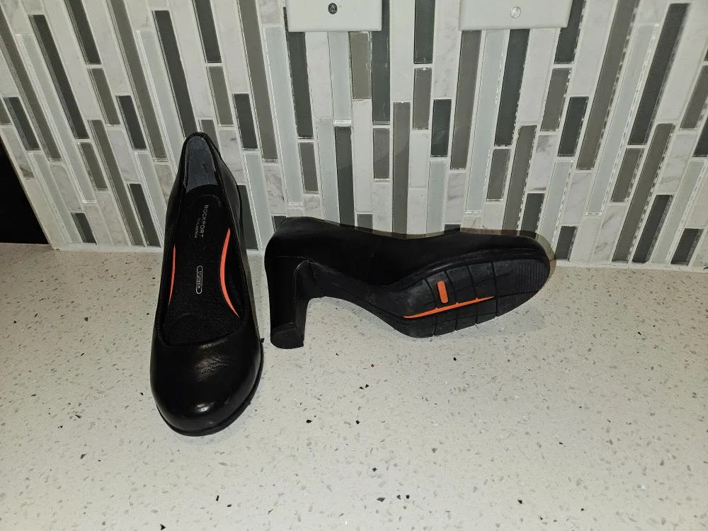 Rockport Total Motion Black Leather Heels image indicator(5)