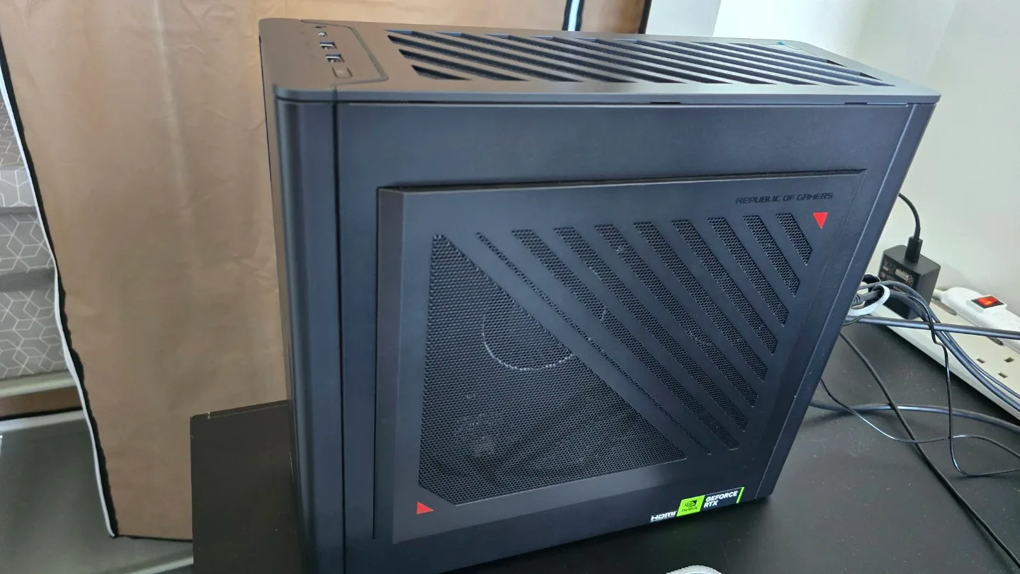 ASUS ROG G22CH Gaming PC image indicator(2)