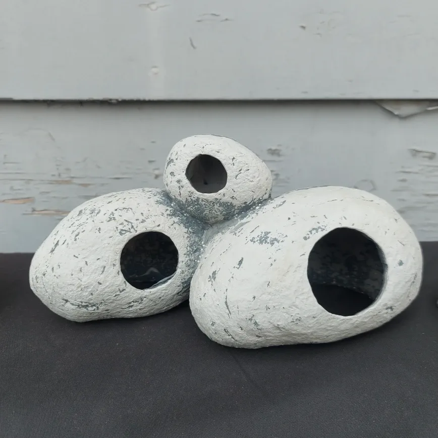 Aquarium Rock Cave Hideaway