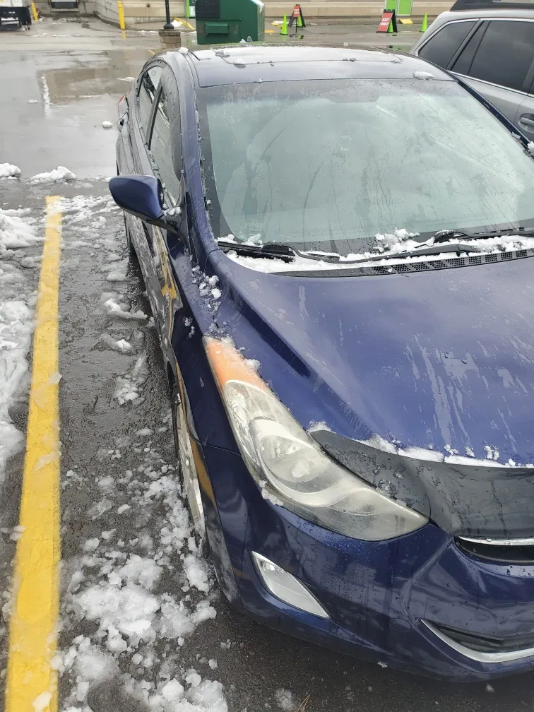 Hyundai Elantra - Blue Sedan image indicator(3)