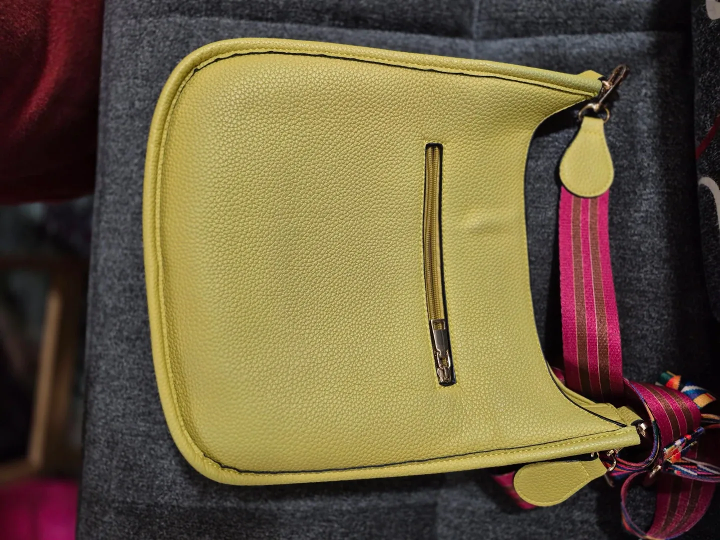 Hobo Mustard Leather Crossbody Shoulder Bag image indicator(3)