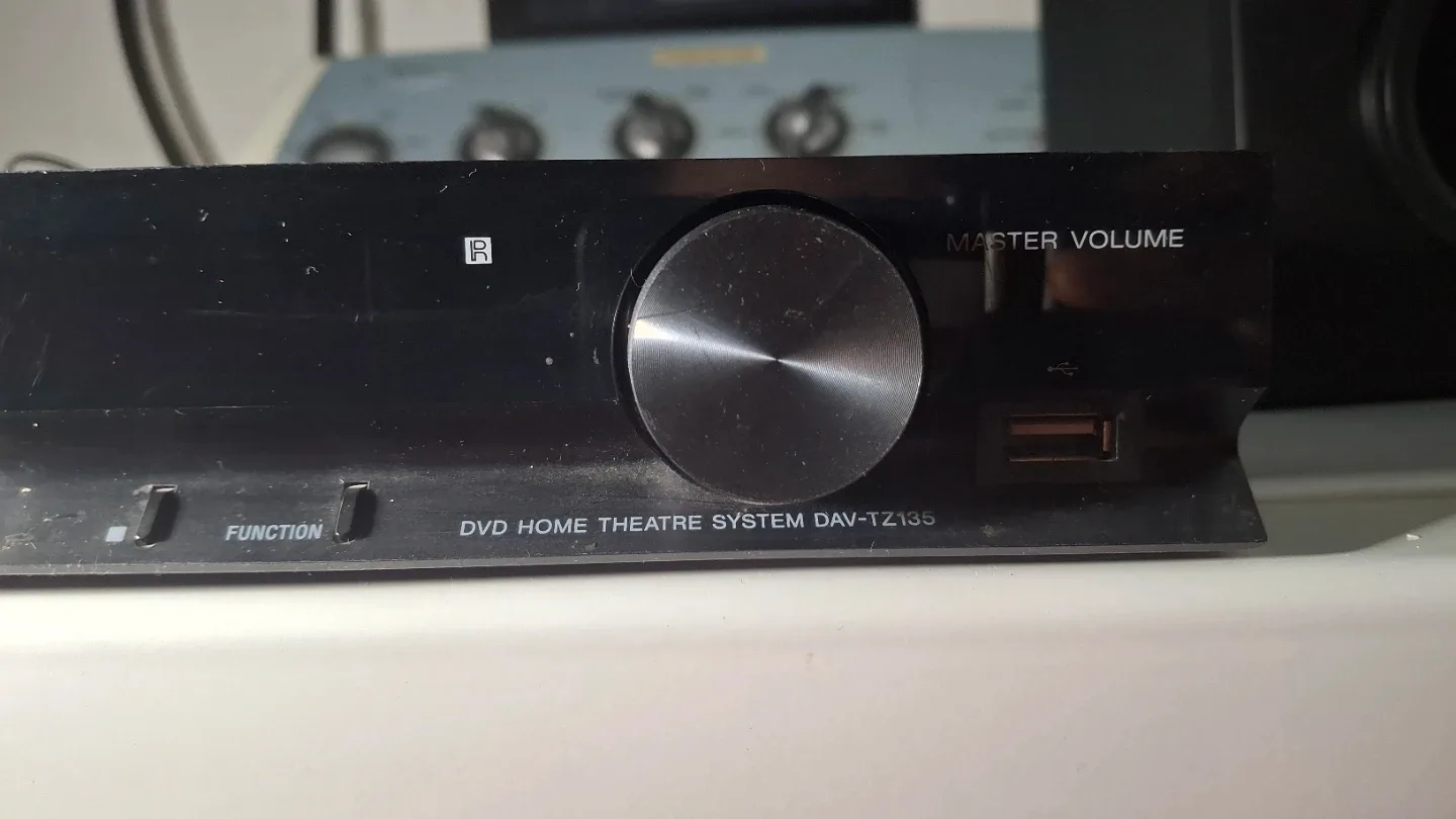 Sony DAV-TZ135 DVD Home Theatre System 🥕 image indicator(2)