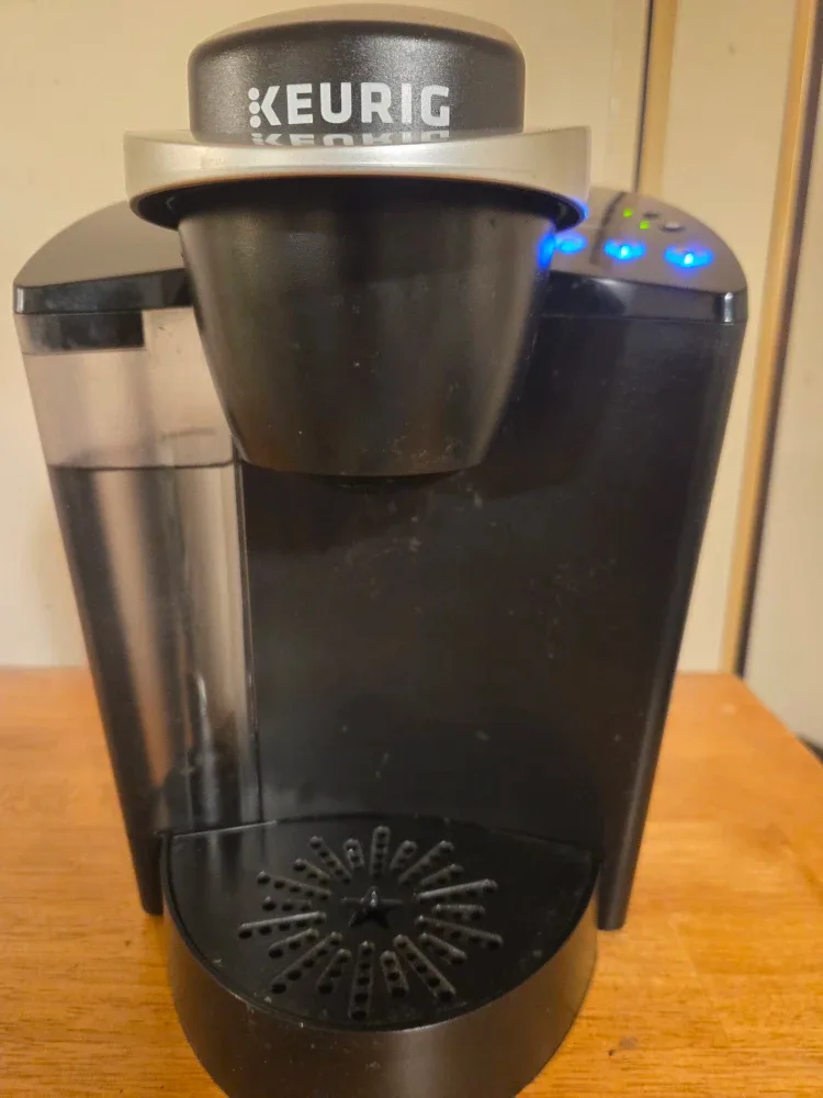 Keurig Coffee Maker - Black image indicator(2)