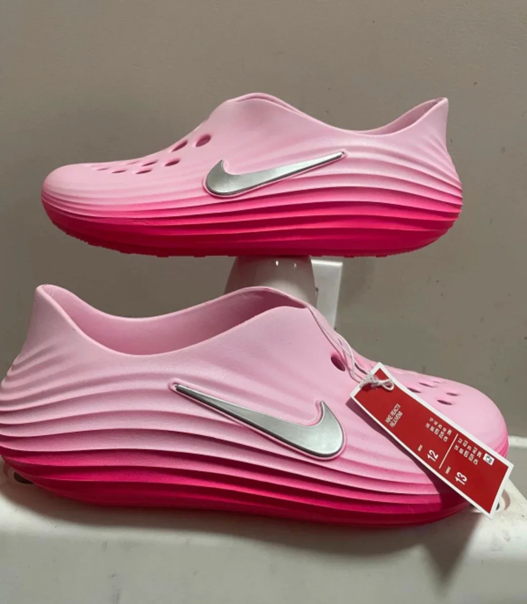 Nike Calm Slides - Size 6