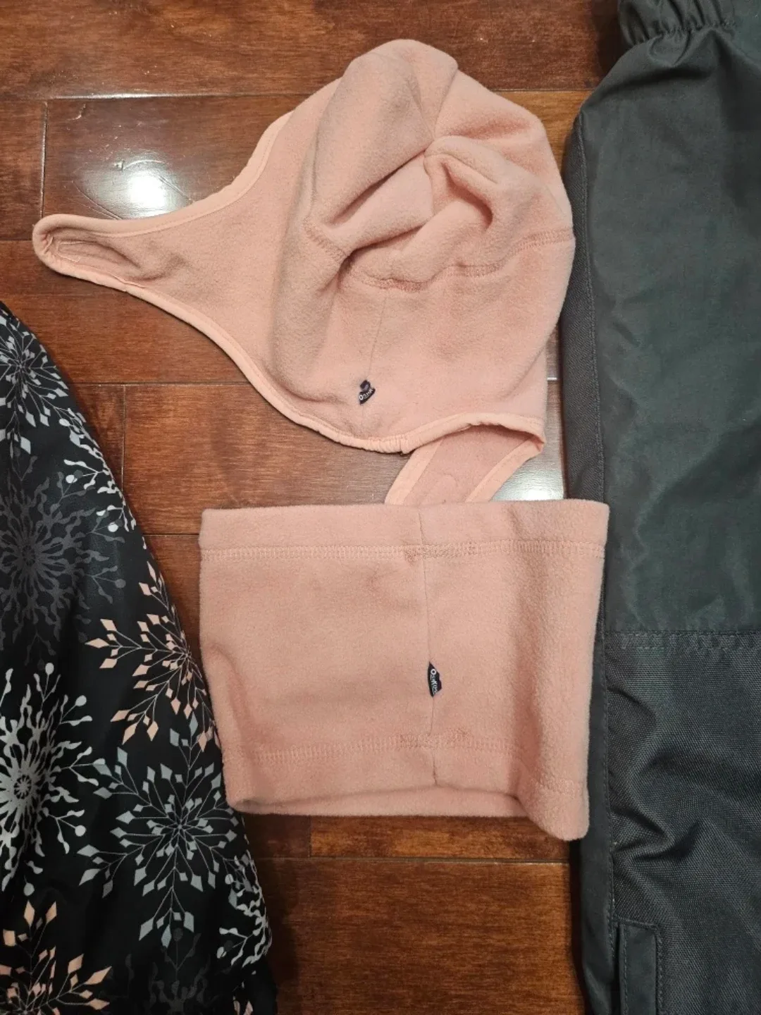 OshKosh B'gosh Winter Outfit - Size 18 Months image indicator(3)