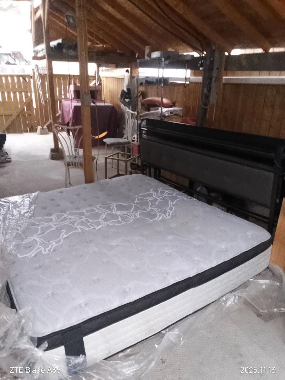 Sealy king size Mattress & frame- Like New!