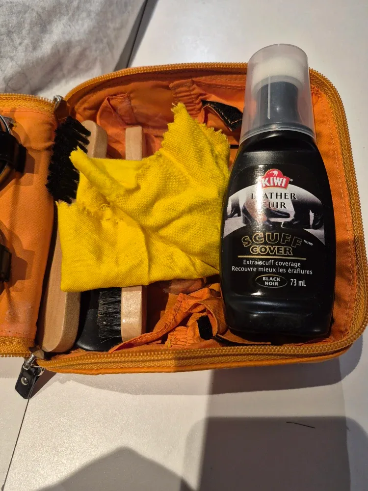 Kenneth  Cole Reaction Shoe Shine Kit - Orange image indicator(7)