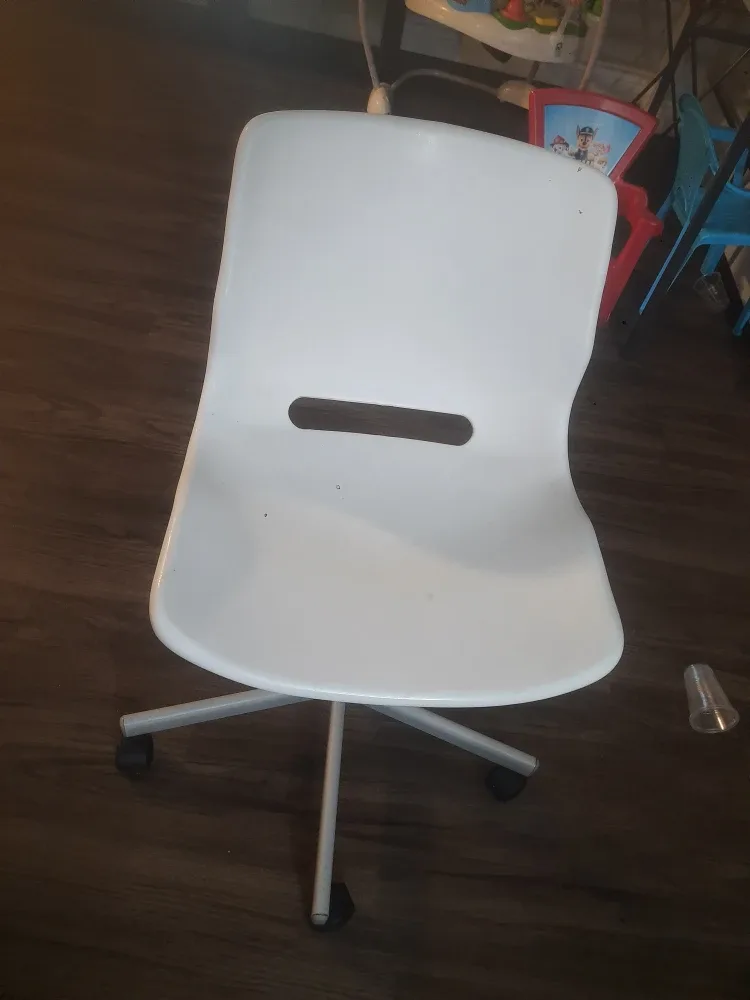 White   Desk Chair