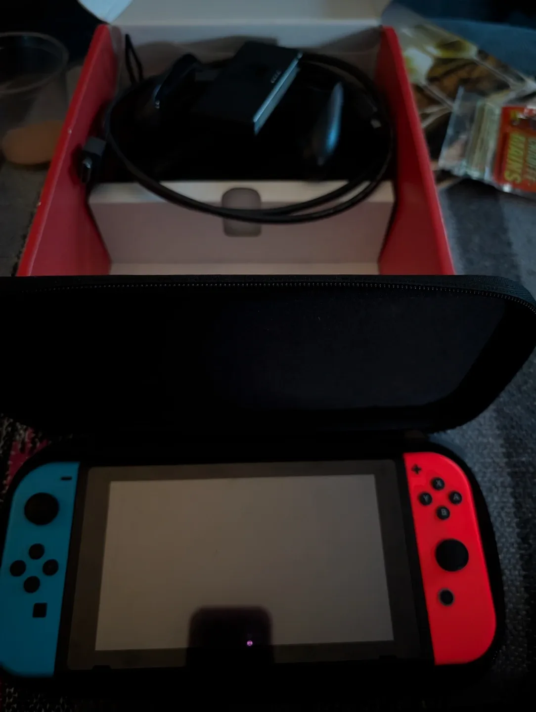 Nintendo switch red/blue with grey case image indicator(2)