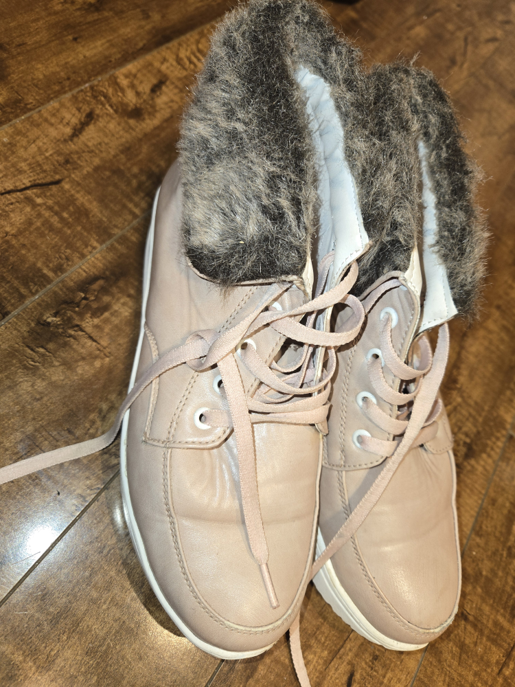 Fur-Lined Boots - photo 2