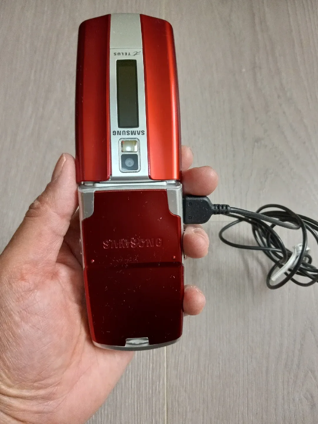 Samsung Telus Flip Phone 🥕 image indicator(2)