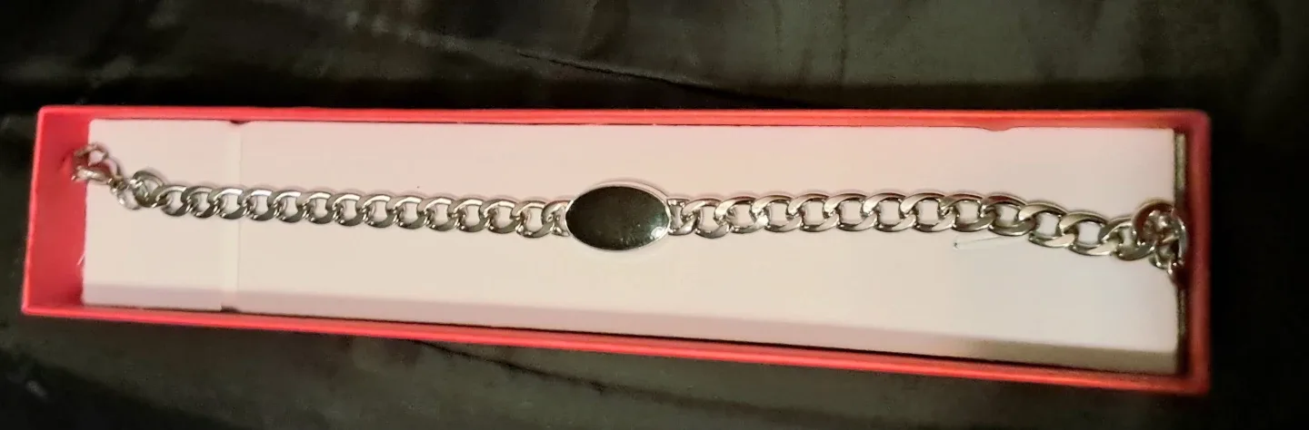 Silver Chain Bracelet with Black Stone image indicator(10)