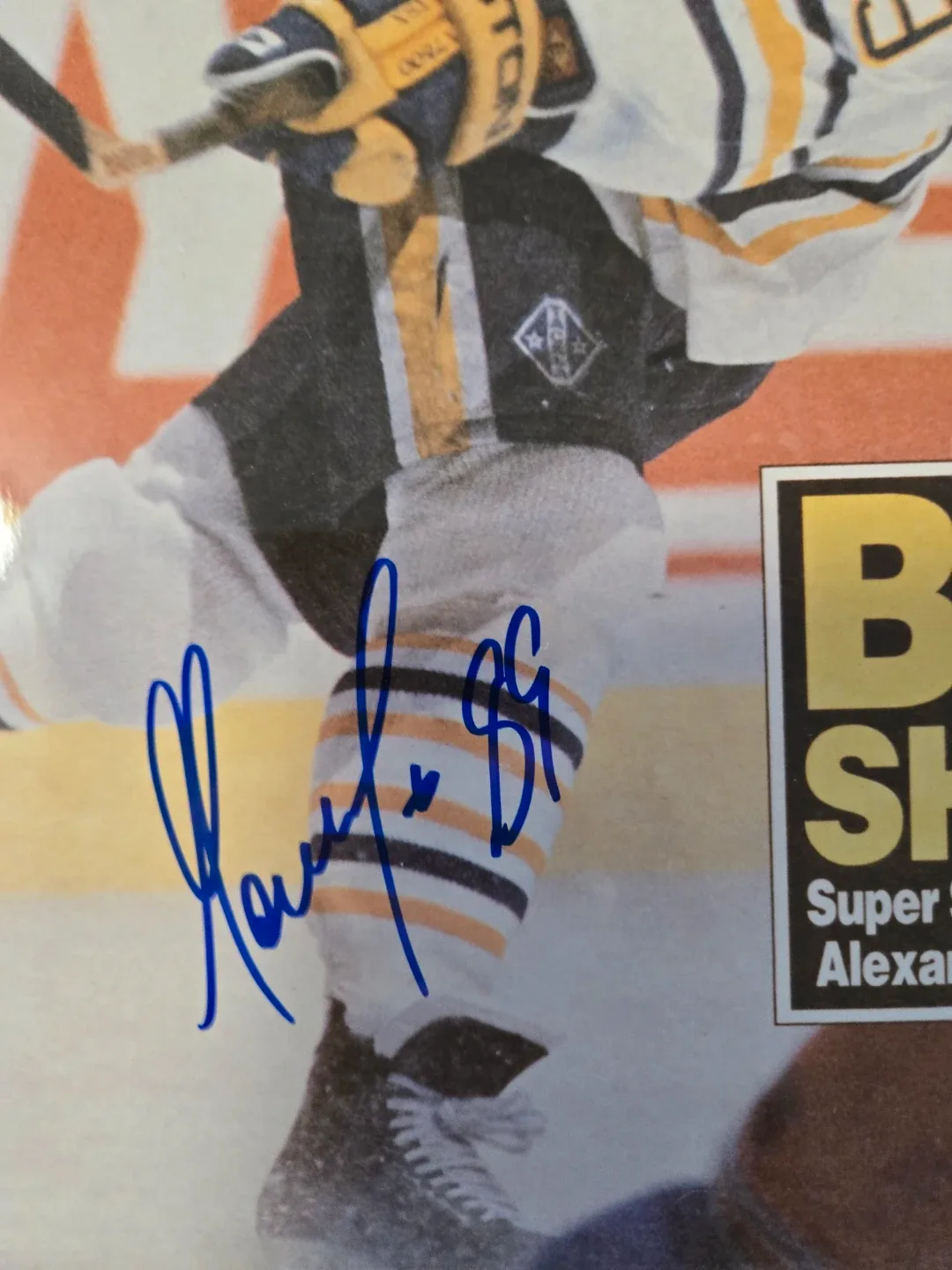 Autographed Alexander Mogilny Hockey News image indicator(2)