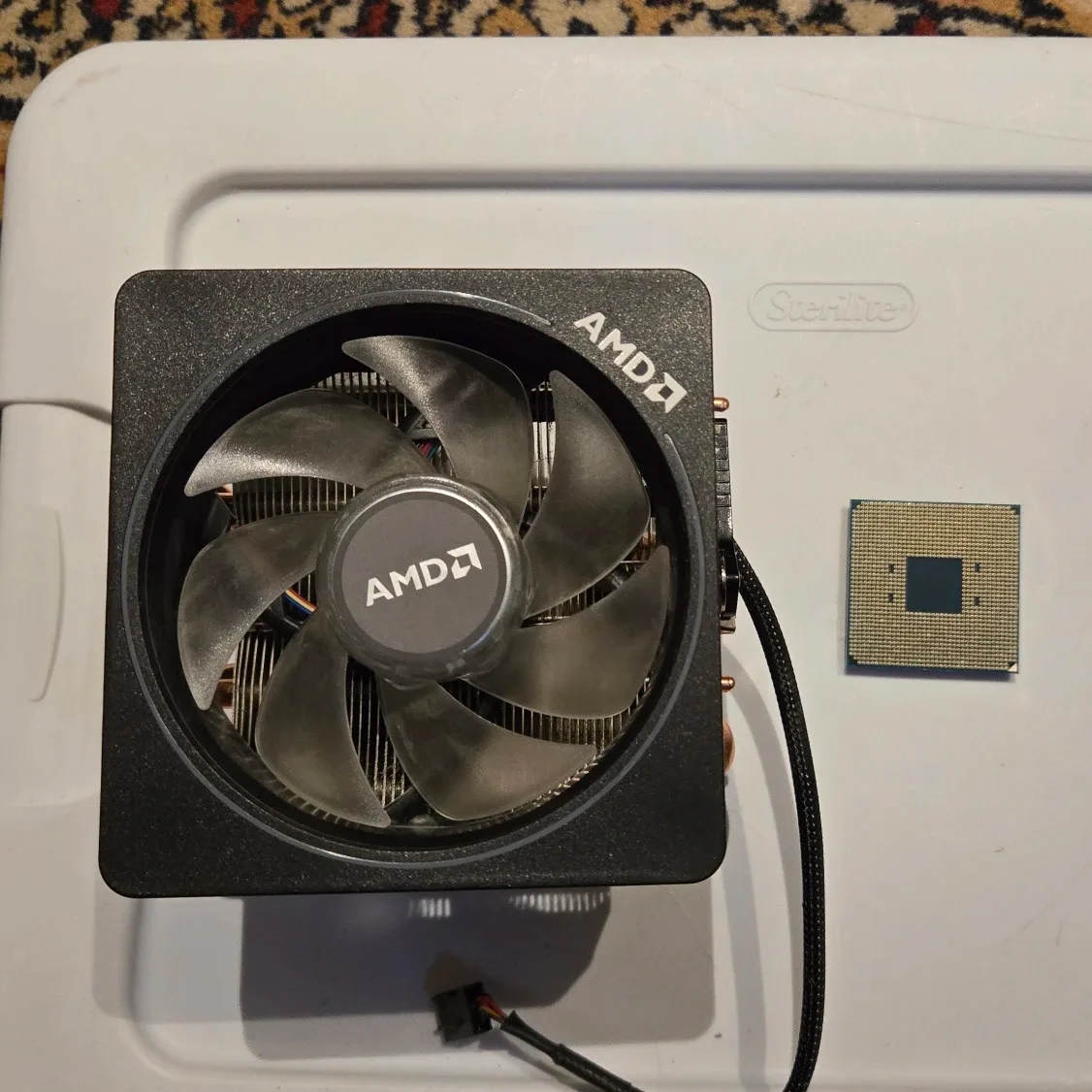 AMD Ryzen 7 3700X CPU with Cooler