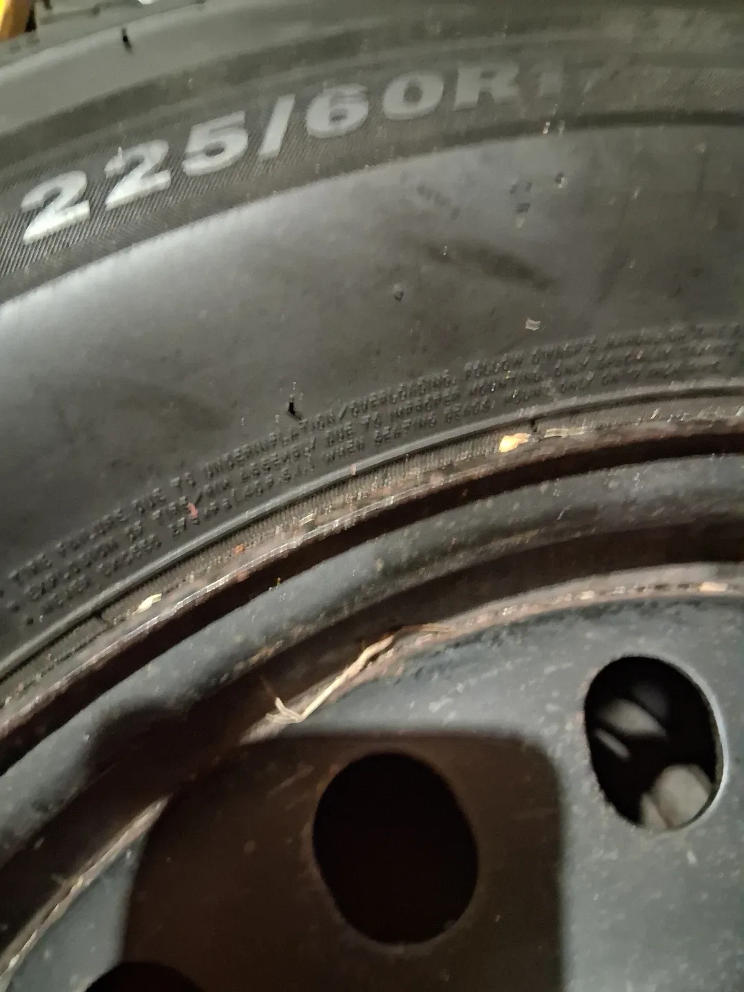 Nexen Studded Winter Tires - 225/60R17 image indicator(2)