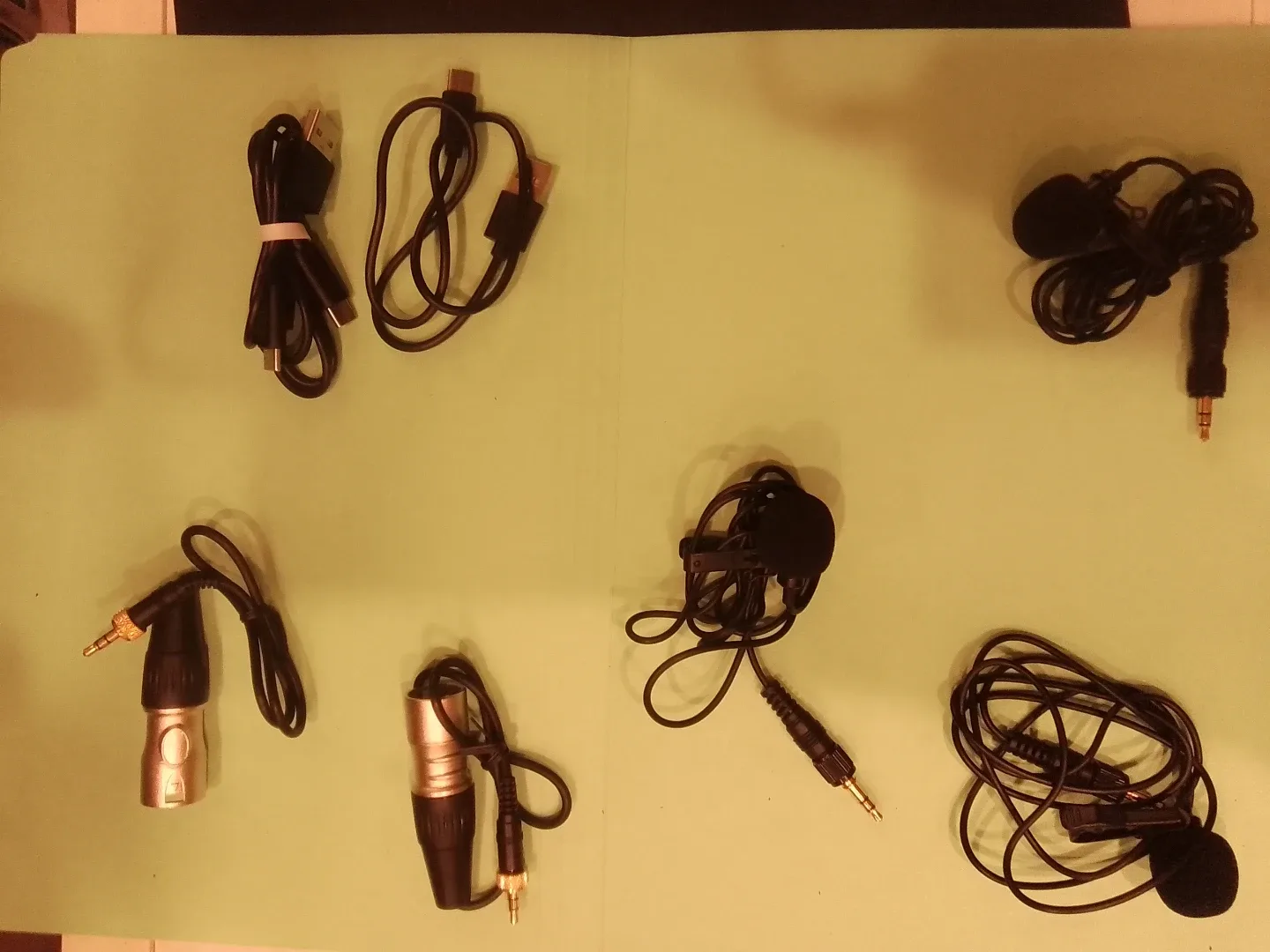 🥕FULAIM UHF Wireless Microphone System WM-500T/R image indicator(4)