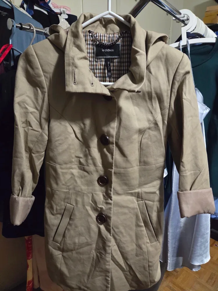 Le Chateau Trench Coat, Size 1/2