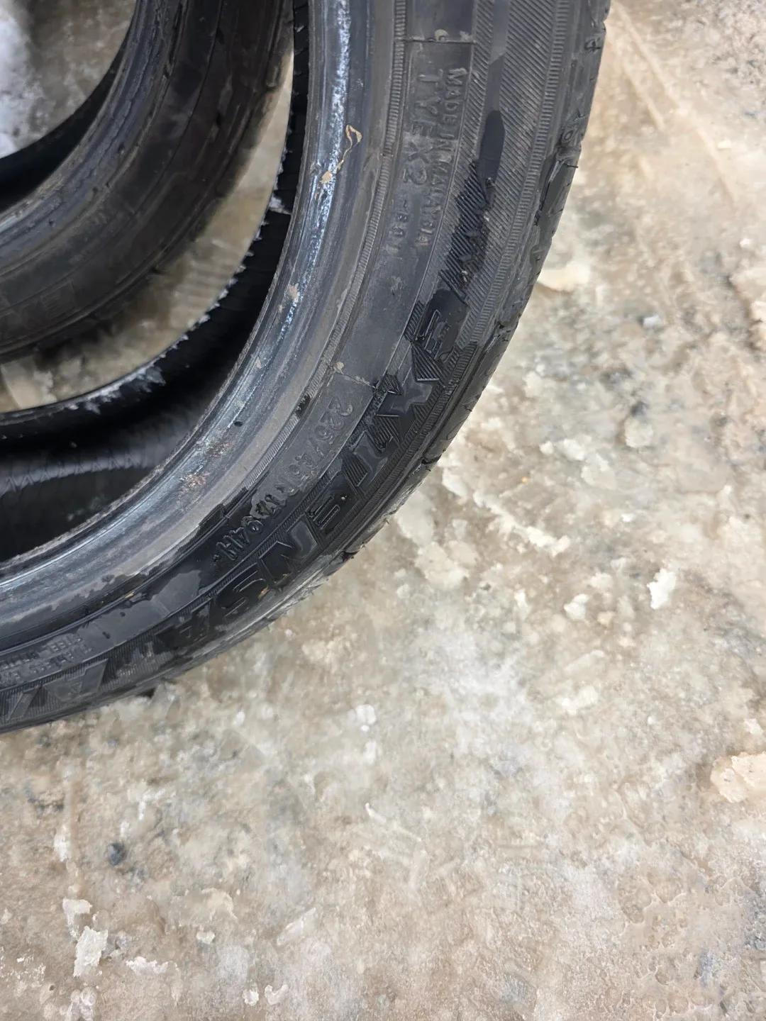 2X Toyo Extensa A/S 225/45R18 Tires image indicator(2)