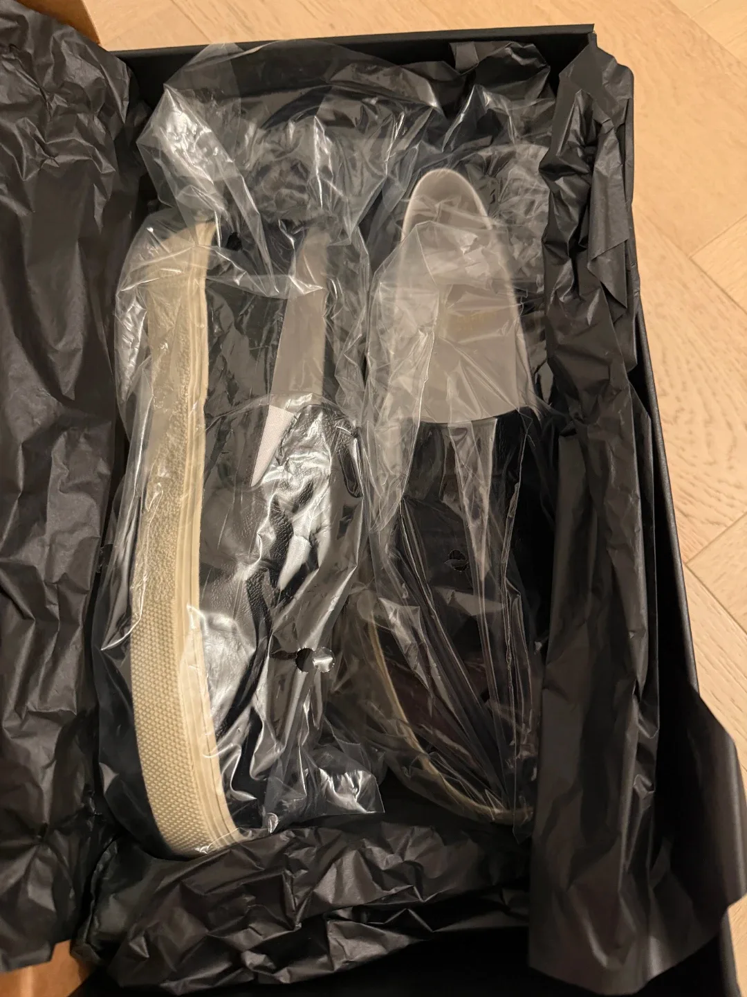 Saint Laurent Black Leather Slip-On Sneakers image indicator(3)