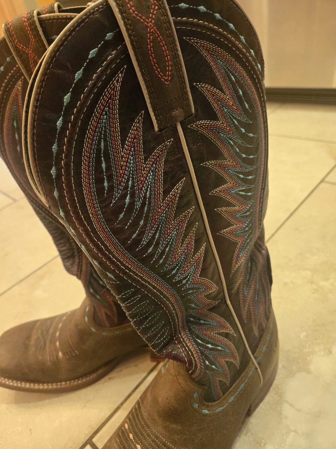 Ariat Women's Cowboy Boots, Size 8.5 - photo 2