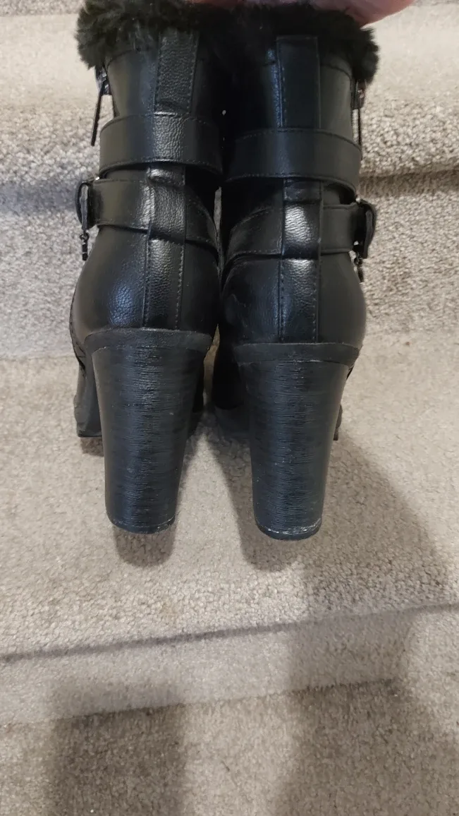 Guess Black Ankle Boots - Size 7 image indicator(4)