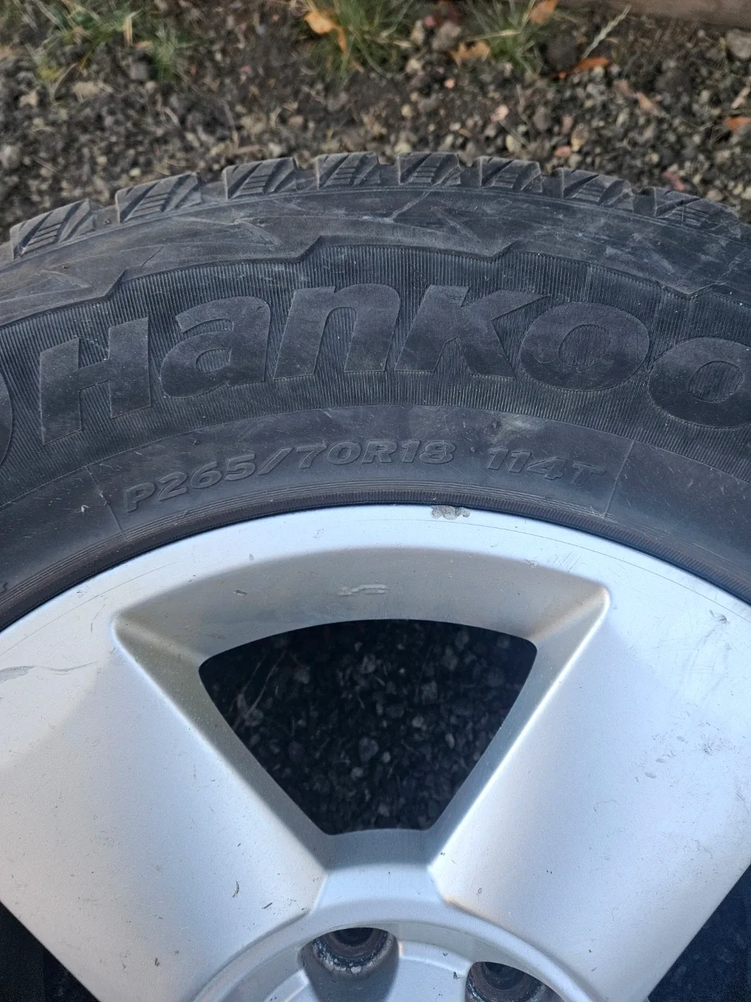 HANKOOK WINTER TIRES P265/70R18 set of 4 image indicator(2)