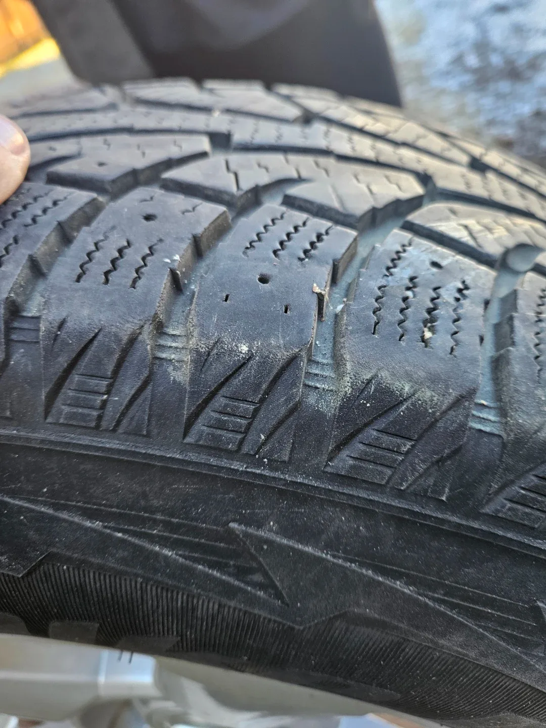 HANKOOK WINTER TIRES P265/70R18 set of 4 image indicator(6)