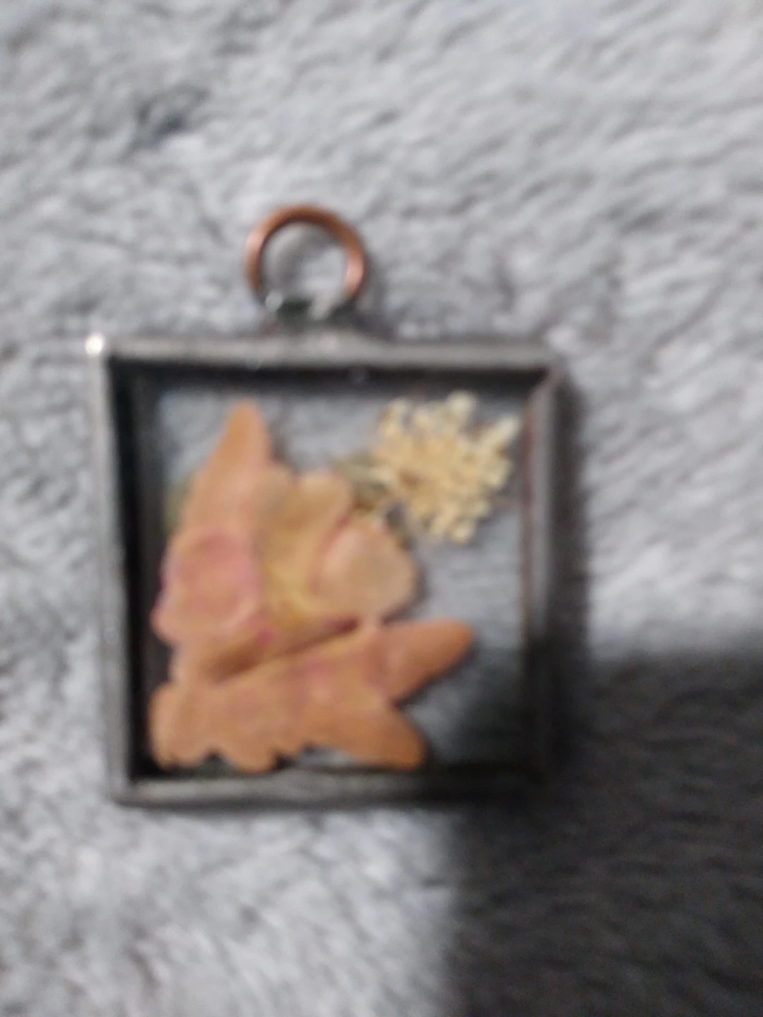 Beautiful encased dried flower pendant - photo 2