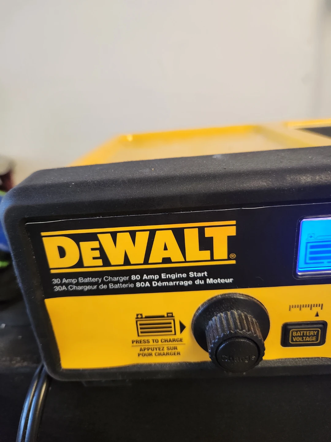 Dewalt 30 Amp Battery Charger/Engine Starter