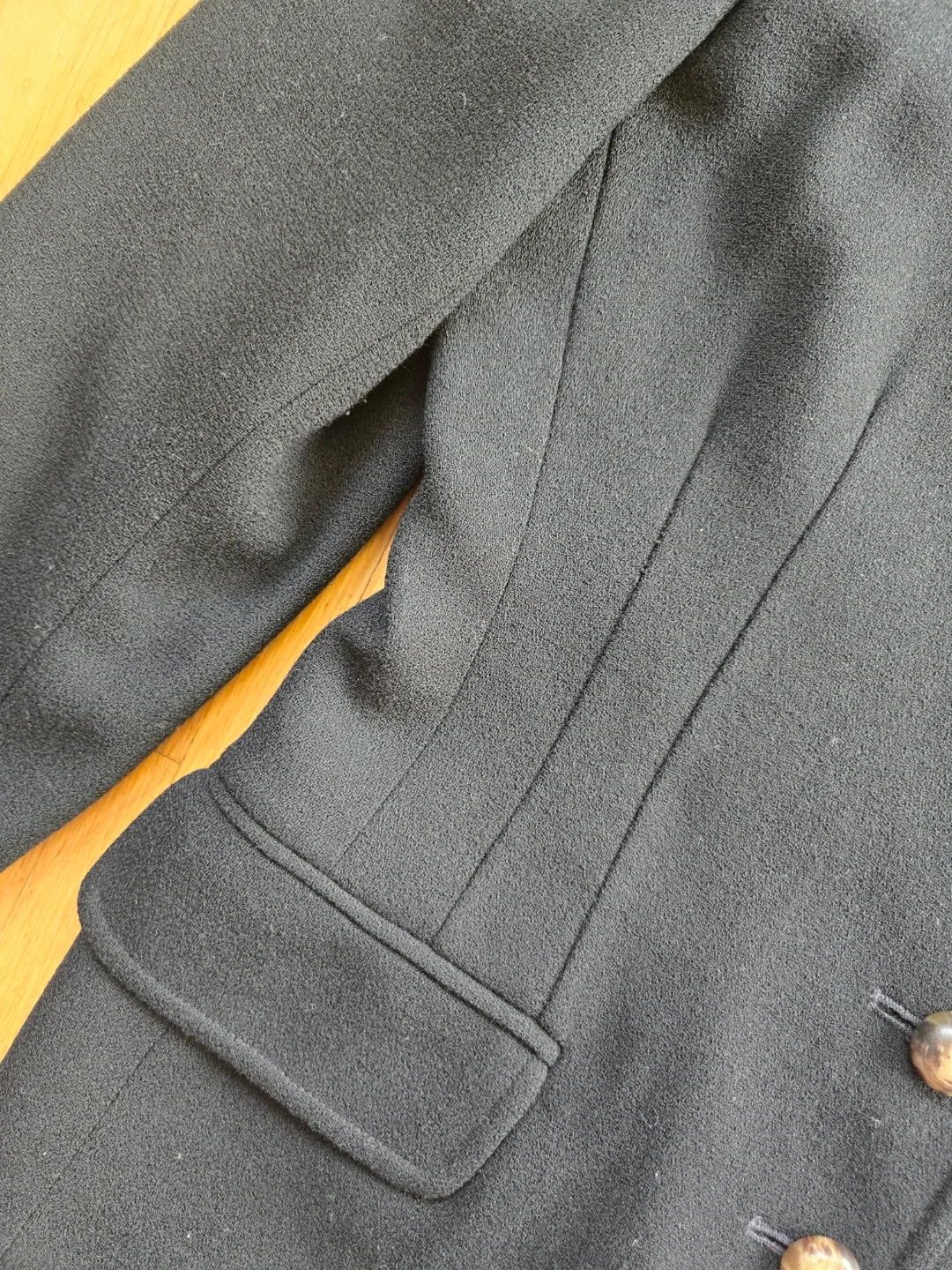 Vintage Wool Jones New York Black Blazer - Size 8P image indicator(4)