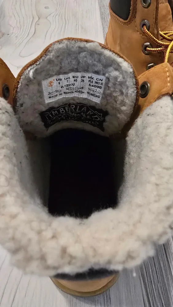 Timberland Women's Waterproof Shearling Boots - Size 9 image indicator(2)