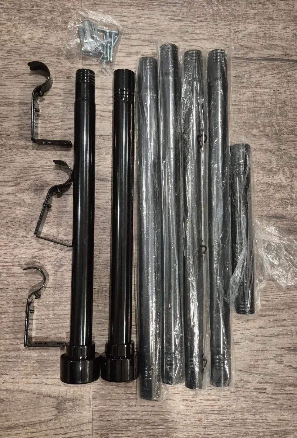 Adjustable Heavy Duty Black Curtain Rod 28"-82" image indicator(3)