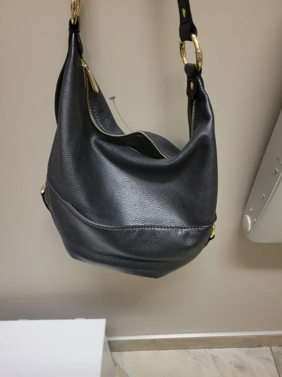 Michael Kors Black Leather Shoulder Bag image indicator(2)