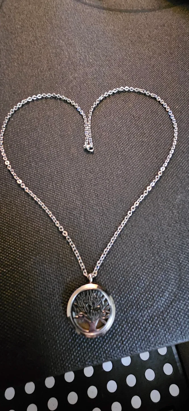 Young Living Necklace with Pendant /Disc for oils
