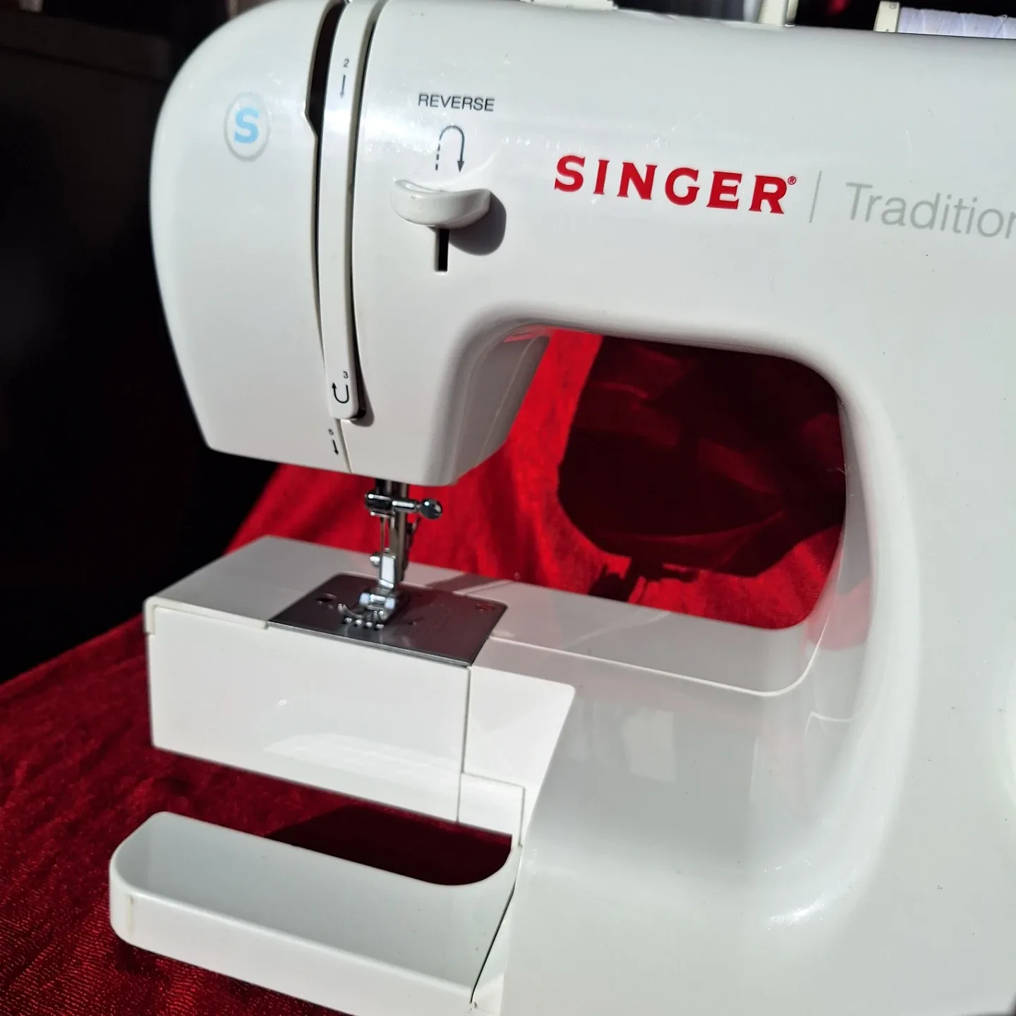 Singer Tradition 2259 Sewing Machine image indicator(2)