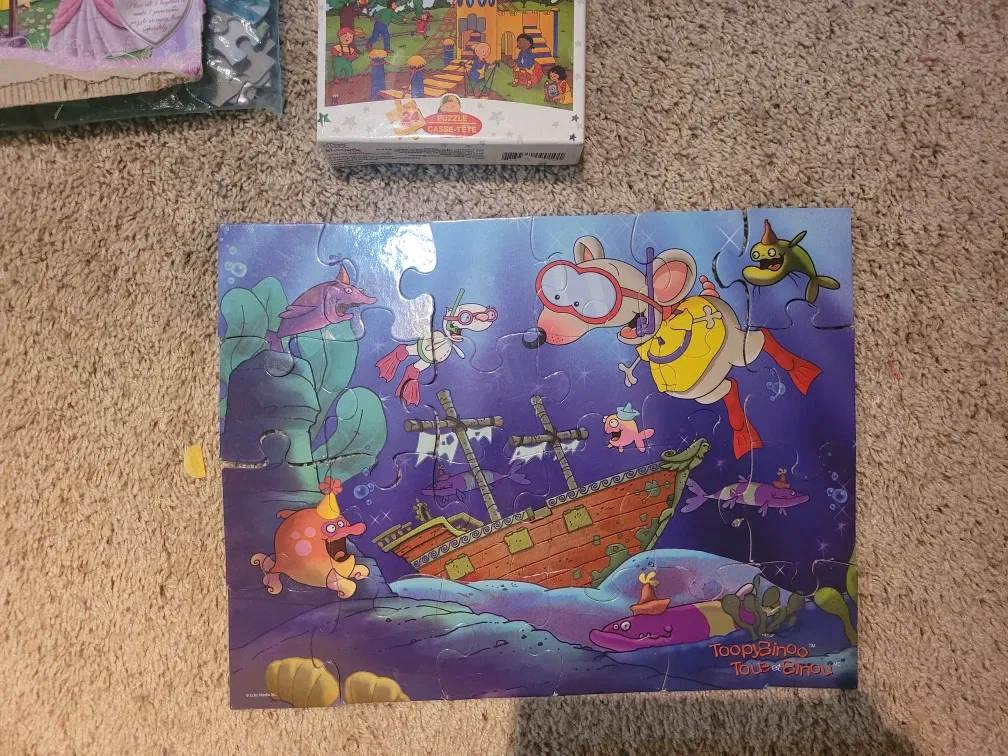 Assorted Kids Puzzles: Caillou, Disney Princess, Toopy&Binoo image indicator(4)