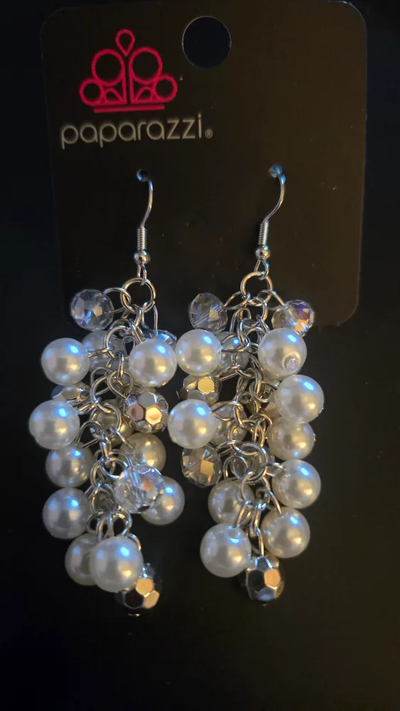 Paparazzi Jewelry Set - Necklace, Ring, Earrings, Bracelet image indicator(3)