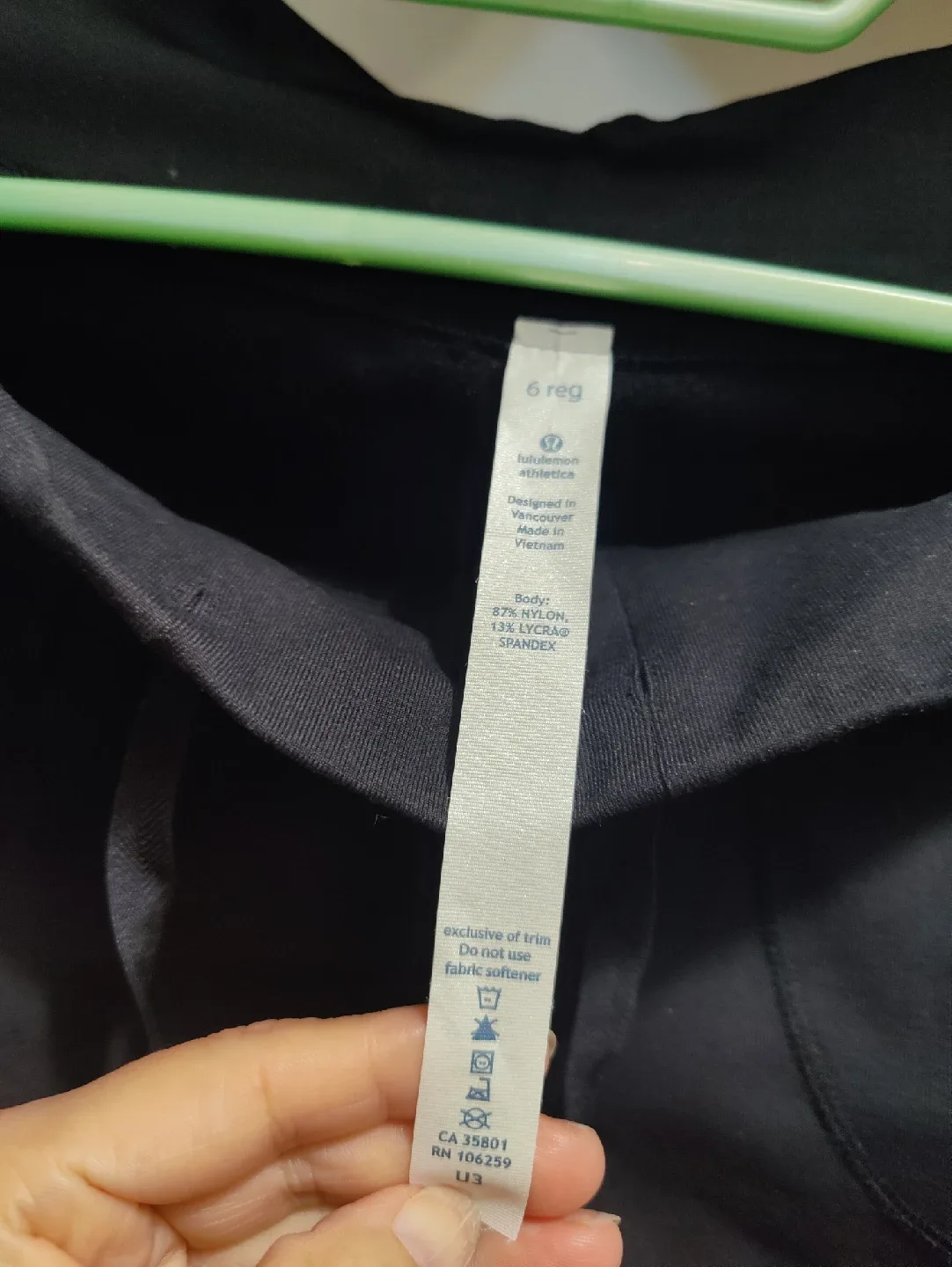 Lululemon Black Pants - Size 6 image indicator(2)