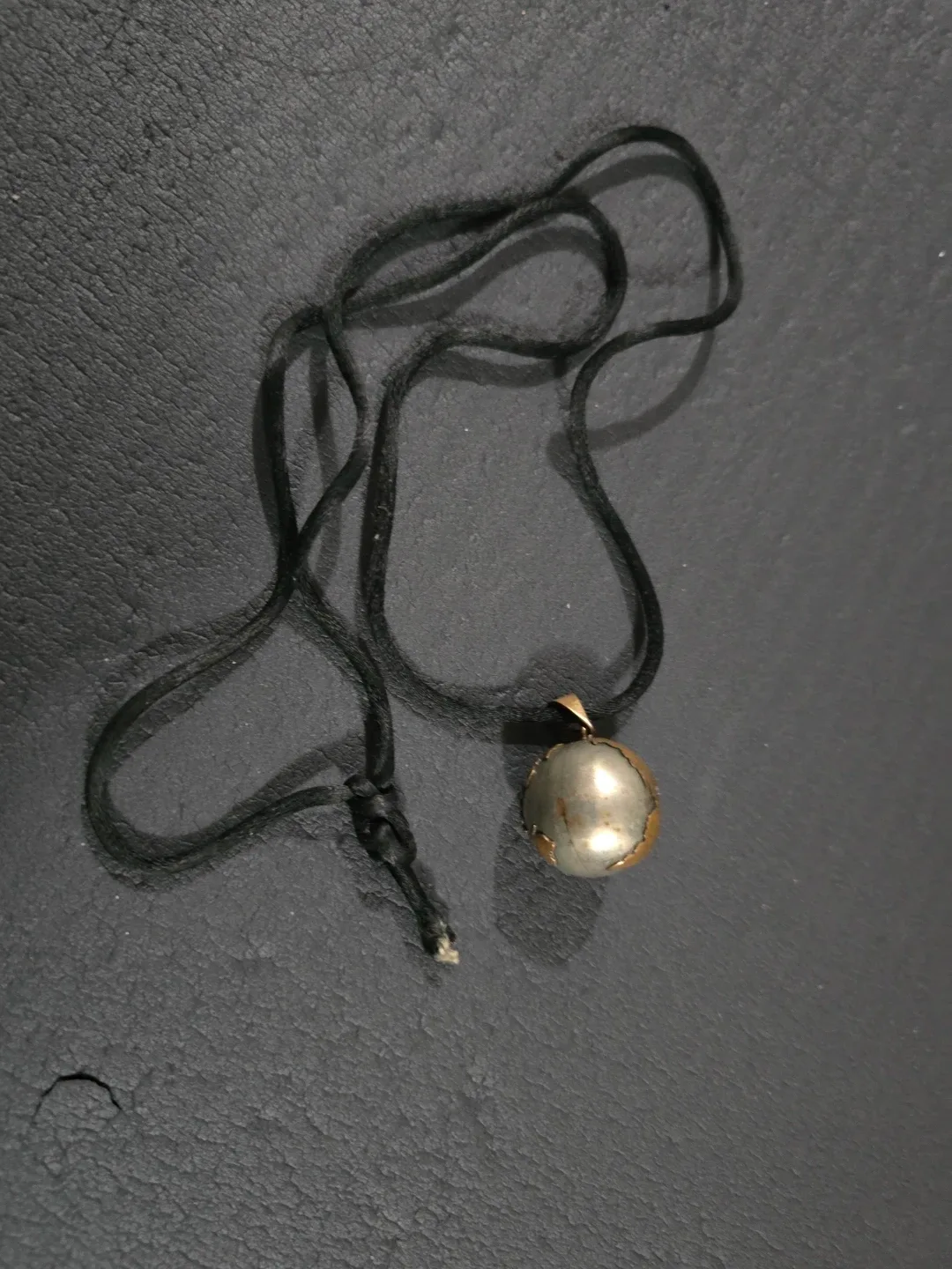 World Globe Chime Pendant Necklace Vintage image indicator(4)