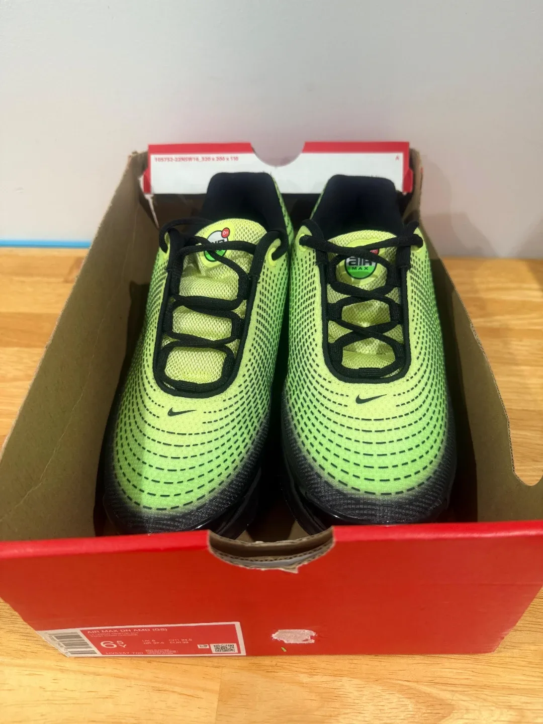 Nike Air Max TN AMD (GS) Neon Green, Size 6.5 image indicator(7)