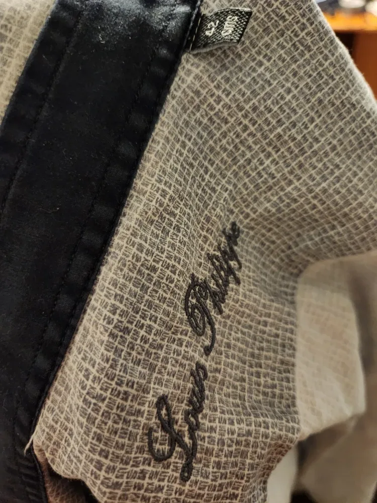 Premium Men's Dress Shirts - Medium sized (Michael Kors..) image indicator(4)