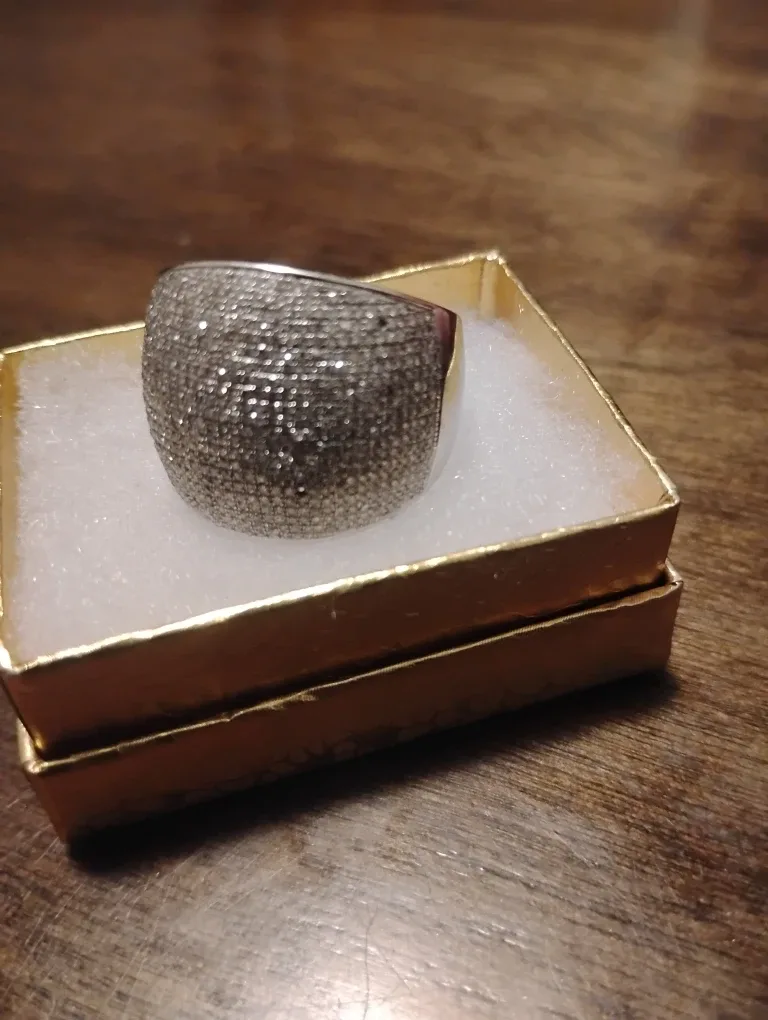 *Jumbo 10k gold, natural diamond ring