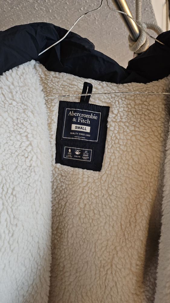 Abercrombie & Fitch Puffer Jacket - Size Small - photo 3