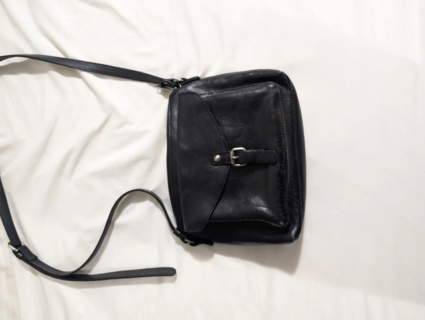 Margot Black Leather Shoulder Bag image indicator(2)