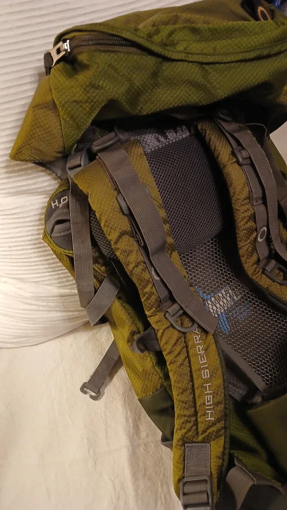 High Sierra Survival Pack image indicator(6)